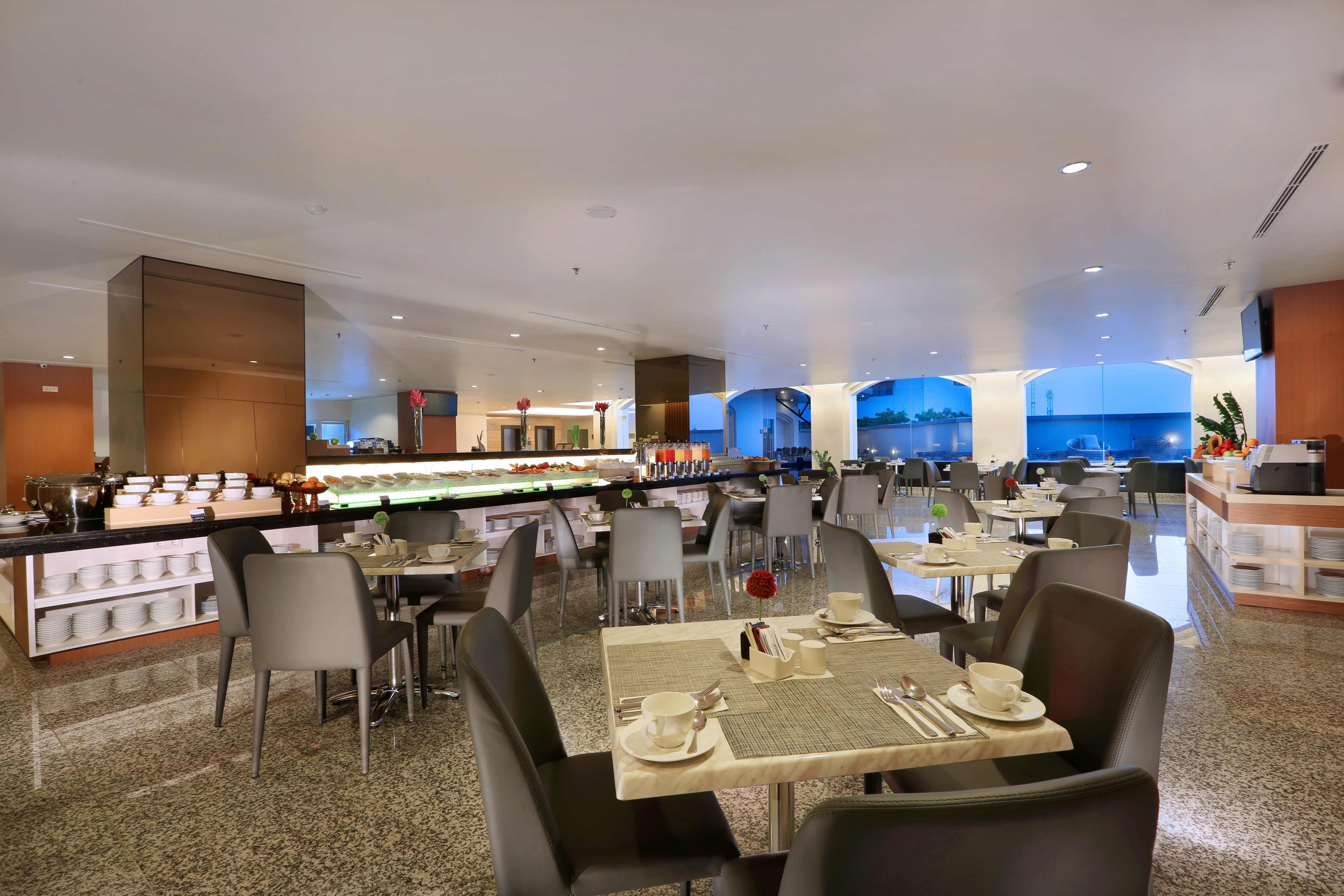 Golden City Hotel And Convention Center - Chse Certified Semarang Exterior foto