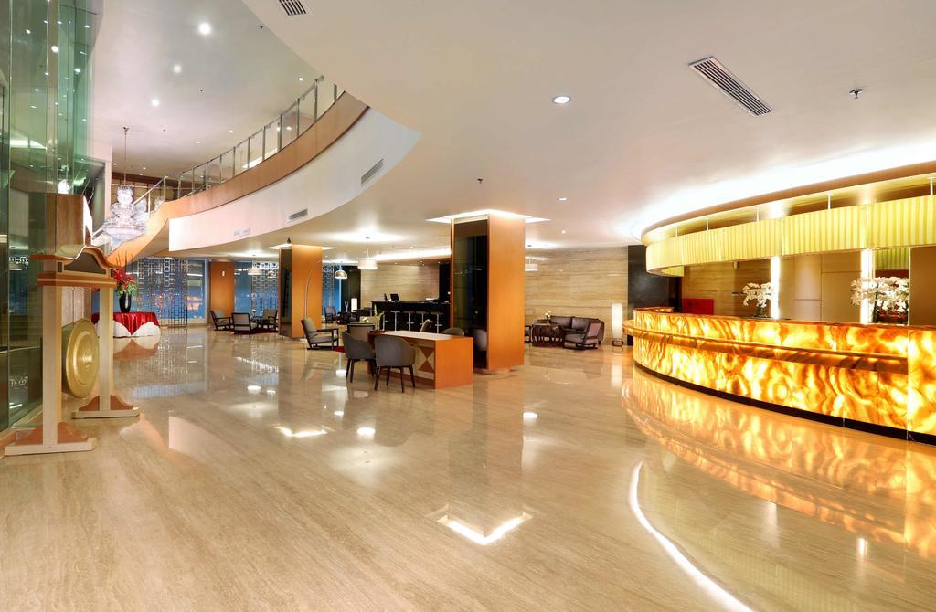Golden City Hotel And Convention Center - Chse Certified Semarang Exterior foto
